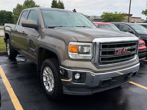 Used 2015 GMC Sierra 1500 SLE w/ SLE Value Package AWD/4WD image 2