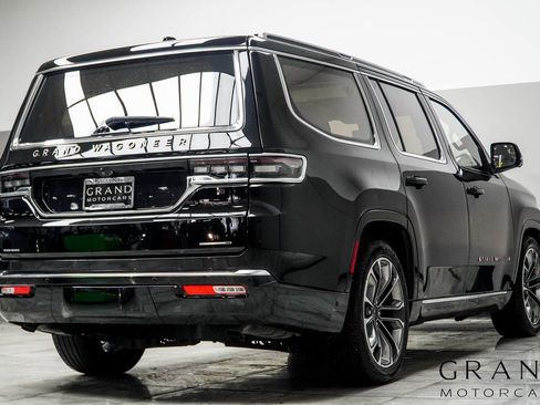 Used 2022 Jeep Grand Wagoneer Series III w/ Rear Seat Video Group 1 image 12