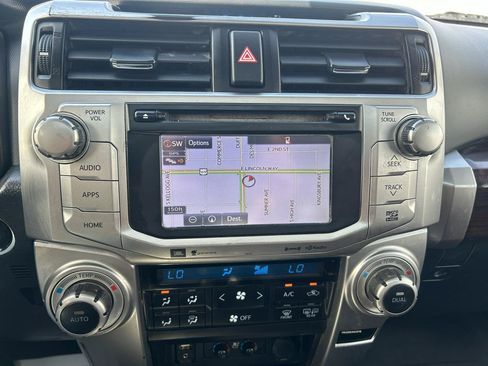 Used 2018 Toyota 4Runner Limited AWD/4WD image 19