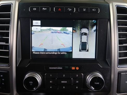 Used 2021 Ford F450 Platinum w/ FX4 Off-Road Package AWD/4WD image 9