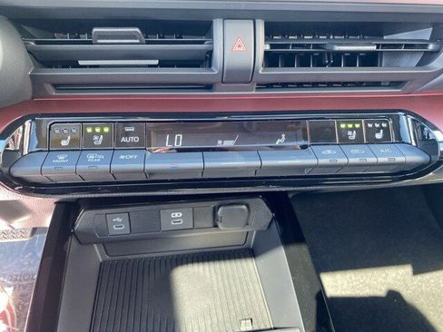 New 2025 Toyota Prius Plug-In Hybrid image 42