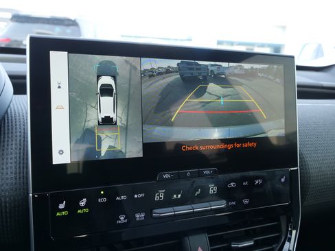 Used 2024 Subaru Solterra Limited w/ Limited Package image 28