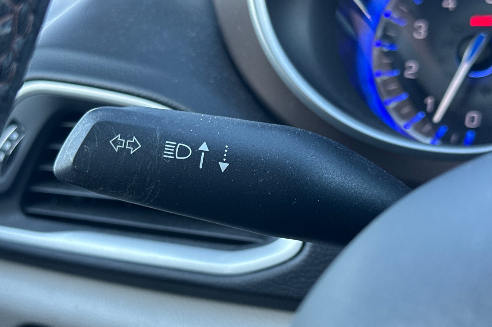 Used 2019 Chrysler Pacifica Touring-L w/ Advanced Safetytec Group FWD image 35
