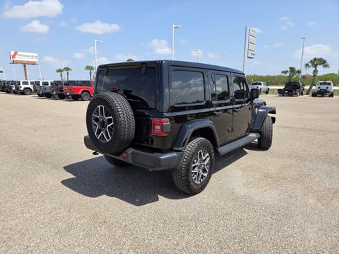 New 2026 Jeep Wrangler Unlimited Sahara AWD/4WD image 7