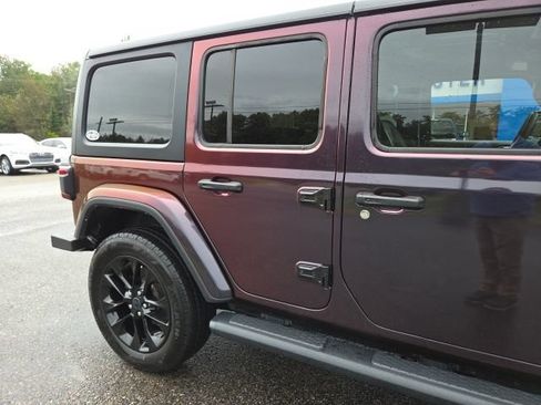 Used 2024 Jeep Wrangler Unlimited Sahara w/ Technology Group AWD/4WD image 33