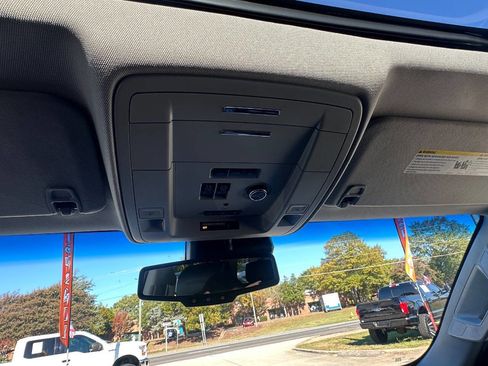 Used 2018 GMC Yukon Denali image 40