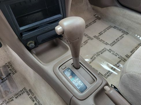 Used 1996 Toyota Corolla DX FWD image 20