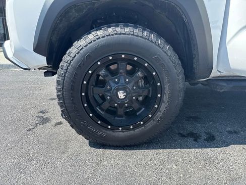 Used 2023 Toyota Tacoma TRD Off-Road image 32