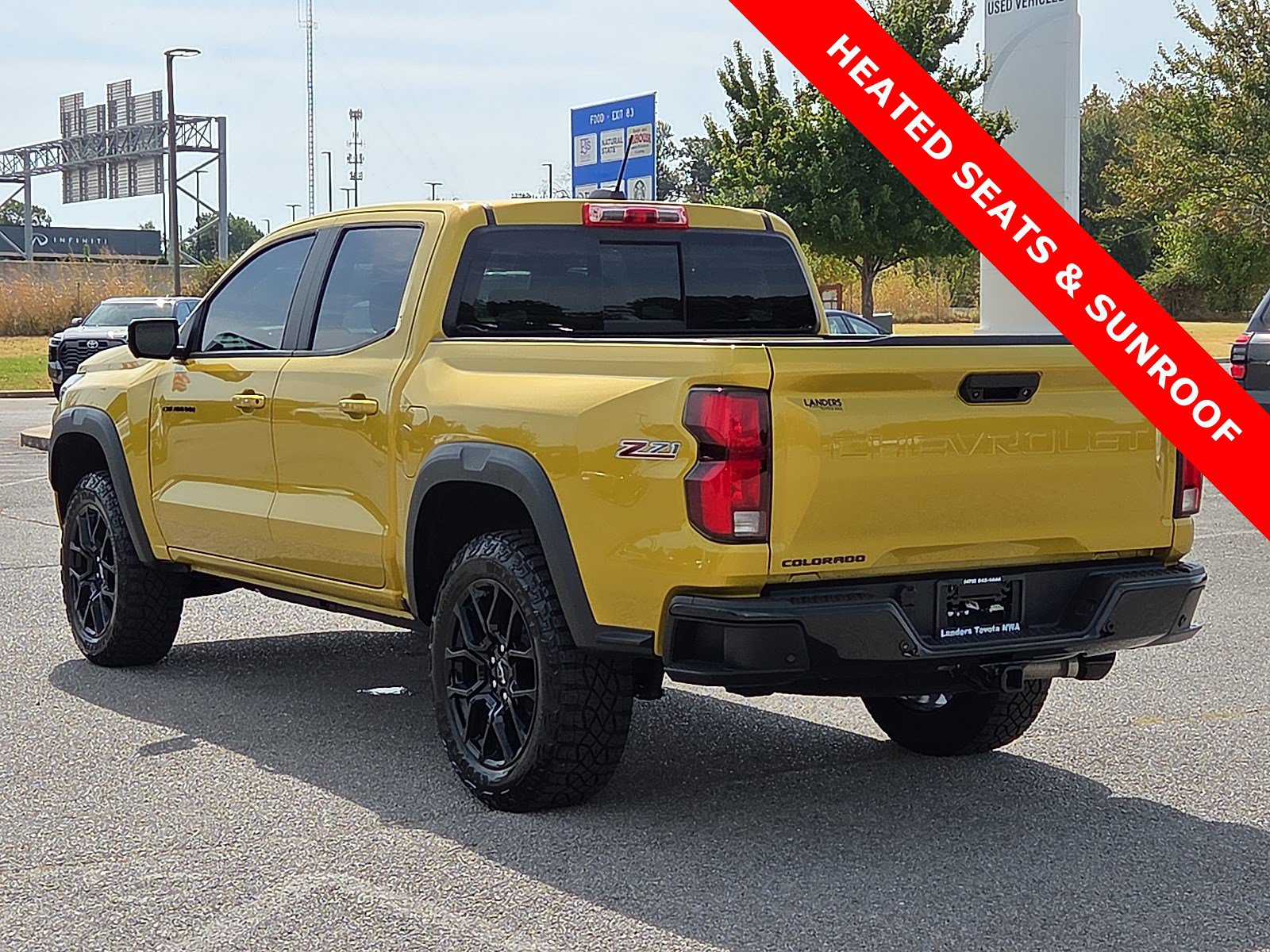 Used 2024 Chevrolet Colorado Z71 w/ LPO, Dark Essentials Package AWD/4WD image 4