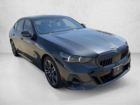 Used 2026 BMW 540i xDrive AWD/4WD image 3