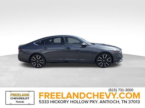 Used 2025 Honda Accord Touring image 2