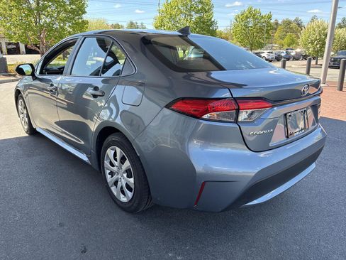 Used 2022 Toyota Corolla LE FWD image 5