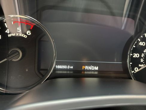 Used 2018 Ford F150 Lariat w/ Equipment Group 502A Luxury AWD/4WD image 3