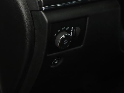 Used 2019 Jeep Grand Cherokee Limited image 9