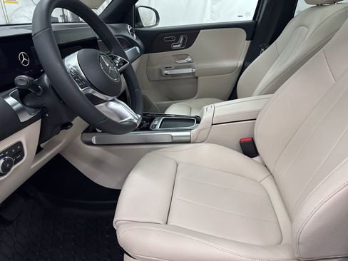 Used 2026 Mercedes-Benz GLB 250 image 14