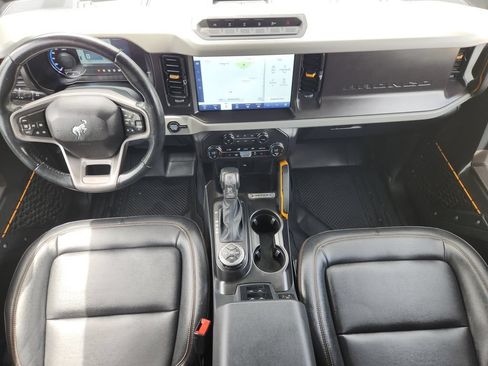 Used 2023 Ford Bronco Badlands w/ Sasquatch Package AWD/4WD image 26