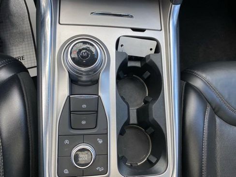 Used 2020 Ford Explorer Platinum w/ Premium Technology Package AWD/4WD image 19