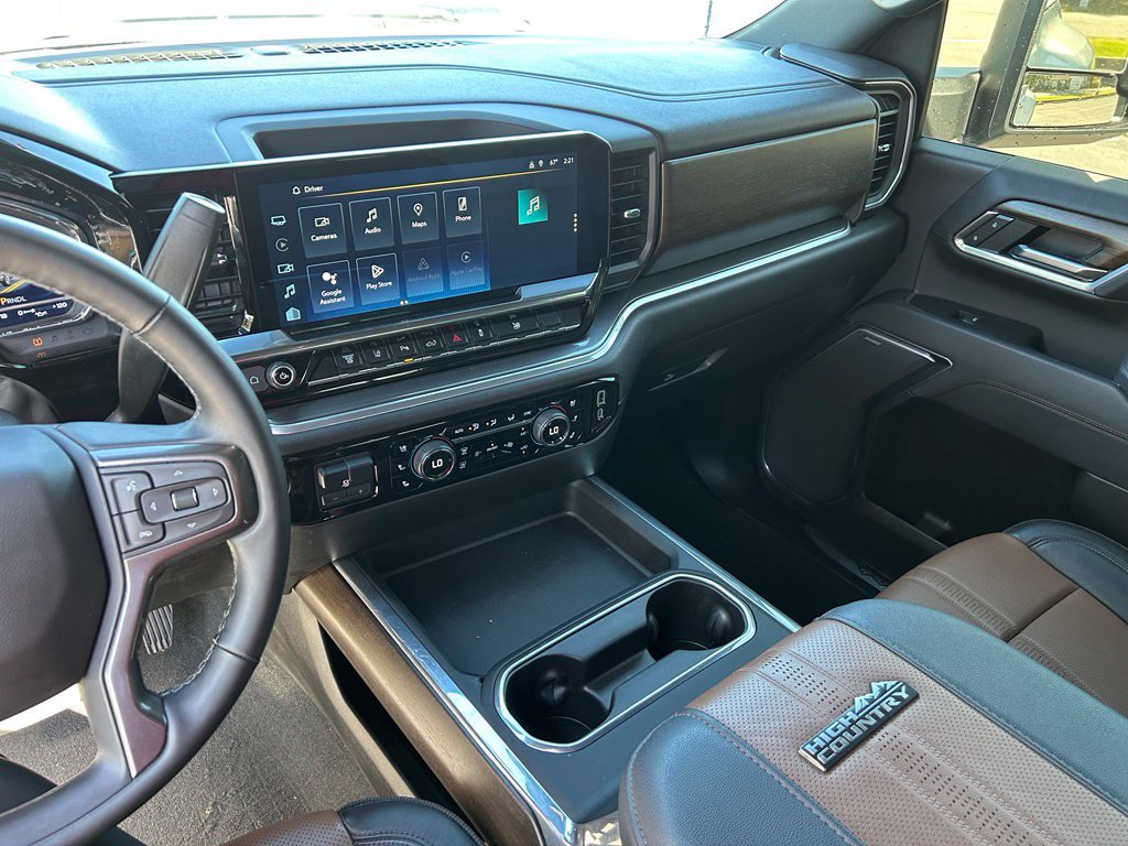 Used 2025 Chevrolet Silverado 3500 High Country w/ Technology Package AWD/4WD image 24