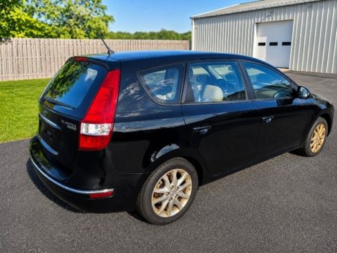 Used 2009 Hyundai Elantra FWD image 4