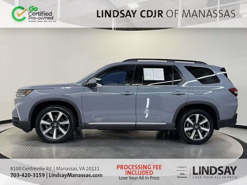 Used 2023 Honda Pilot Touring image 5
