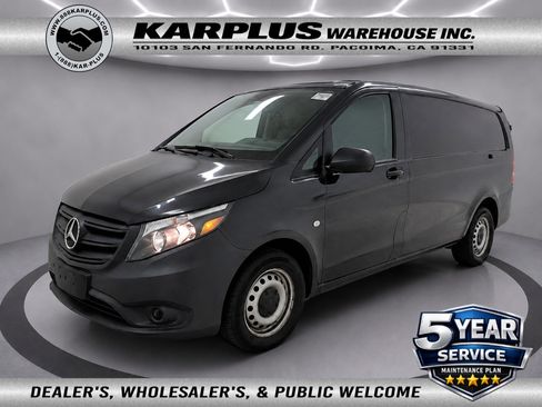Used 2022 Mercedes-Benz Metris image 1