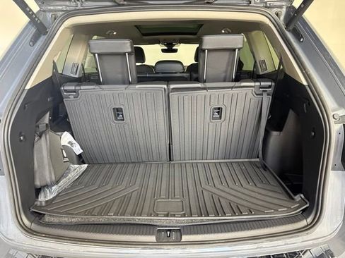 Used 2025 Volkswagen Atlas SEL AWD/4WD image 22