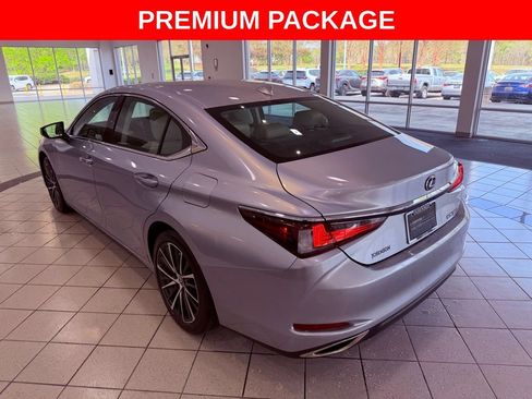 Certified 2024 Lexus ES 350 w/ Premium Package image 5