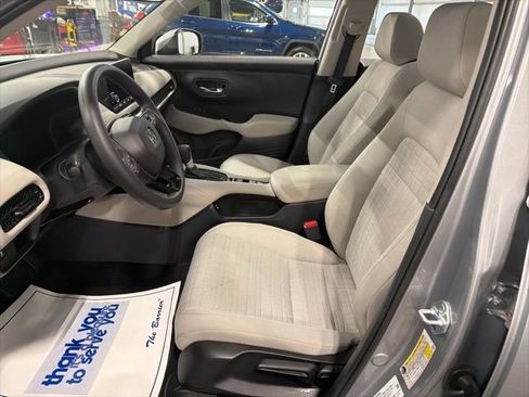 Used 2025 Honda HR-V LX image 8