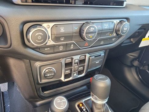 New 2026 Jeep Gladiator Sport AWD/4WD image 24