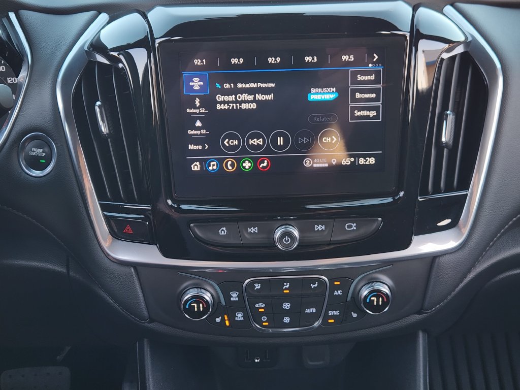 Used 2022 Chevrolet Traverse LT FWD image 16