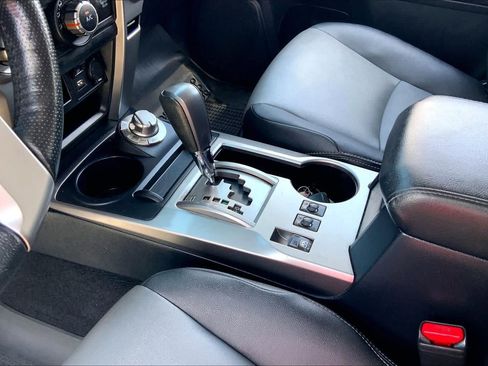 Used 2024 Toyota 4Runner SR5 Premium w/ Moonroof Package AWD/4WD image 17