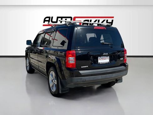 Used 2017 Jeep Patriot Latitude FWD image 5