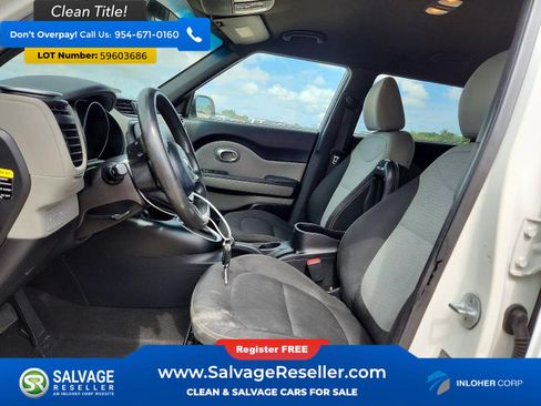 Used 2014 Kia Soul + FWD image 9