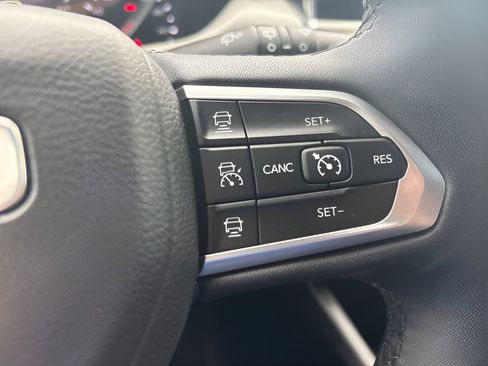 Used 2025 Jeep Compass Limited AWD/4WD image 47