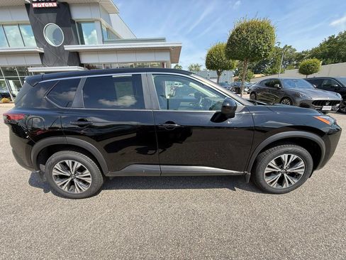 Used 2023 Nissan Rogue SV AWD/4WD image 8