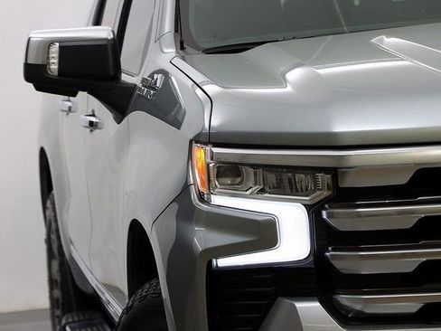 Used 2024 Chevrolet Silverado 1500 High Country w/ Technology Package AWD/4WD image 4