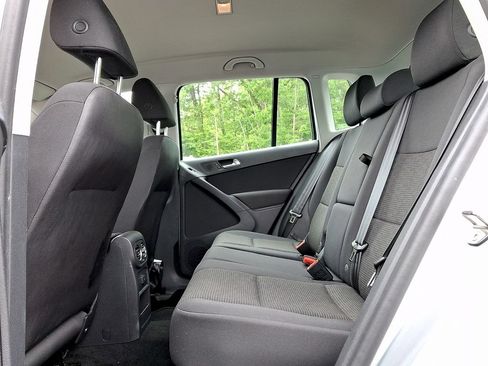 Used 2017 Volkswagen Tiguan Limited w/ Premium Package AWD/4WD image 10