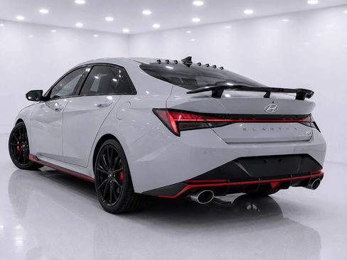 Used 2022 Hyundai Elantra N FWD image 3