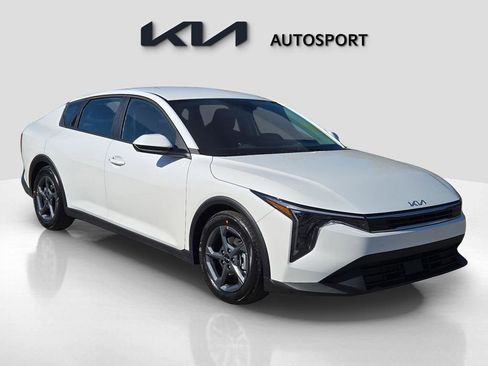 New 2026 Kia K4 LXS image 3