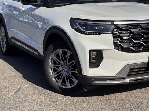 New 2026 Ford Explorer Platinum image 4