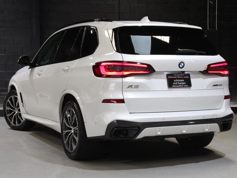 Used 2021 BMW X5 xDrive40i w/ M Sport Package AWD/4WD image 13