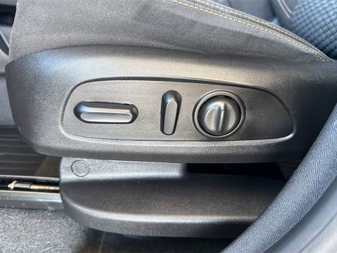 Used 2018 GMC Terrain SLE w/ Driver Convenience Package image 17