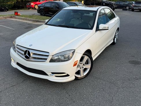 Used 2011 Mercedes-Benz C 300 Luxury image 3