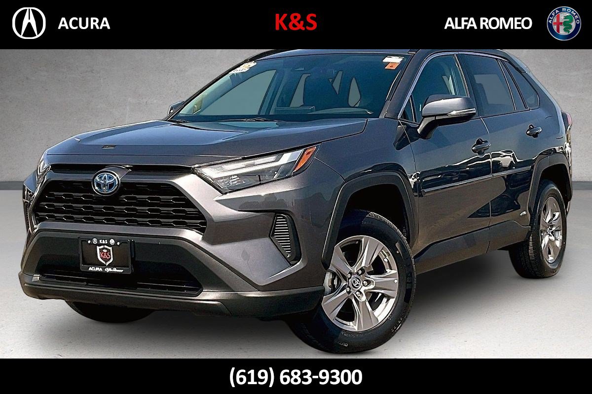 Used 2024 Toyota RAV4 LE AWD/4WD image 1