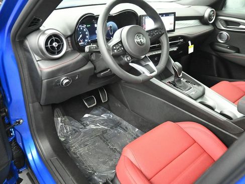 New 2026 Alfa Romeo Tonale w/ Red Premium Package image 9