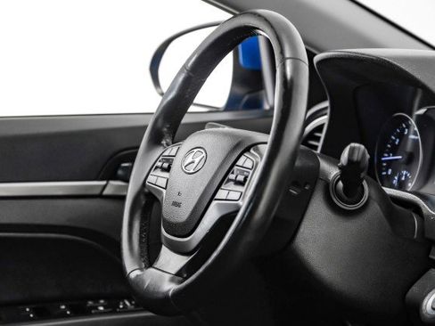 Used 2017 Hyundai Elantra Limited image 11