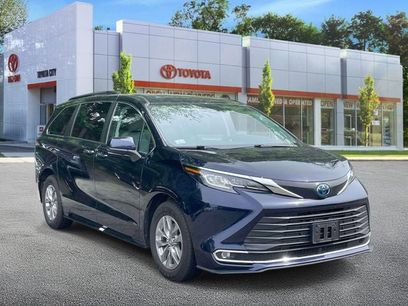 Used 2023 Toyota Sienna XLE