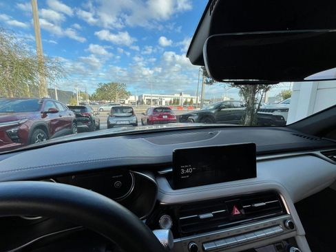 Used 2025 Genesis G70 2.5T image 33