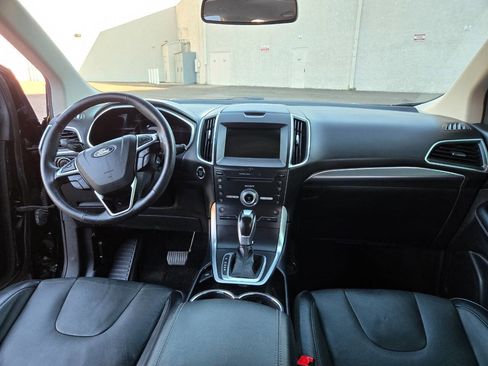 Used 2018 Ford Edge Titanium image 32