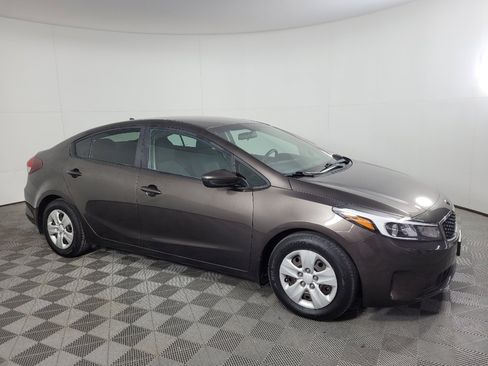 Used 2017 Kia Forte LX FWD image 11